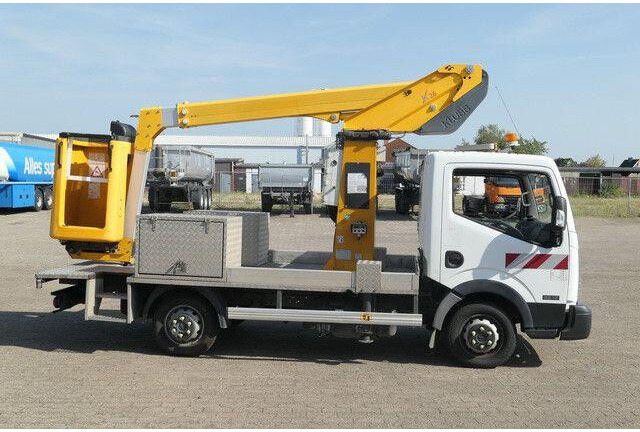 Nissan 32.12 4x2, 11m Arbeitshöhe, Klima,3. Sitz - Caminhão com plataforma aérea: foto 2 Nissan 32.12 4x2, 11m Arbeitshöhe, Klima,3. Sitz - Caminhão com plataforma aérea: foto 2