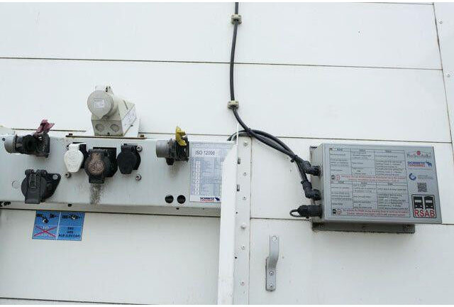 Schmitz Cargobull SCS 18/L-13.62 EB,2-Achser,LBW 2.0to.,Alu-Felgen - Semi-reboque de lona: foto 3 Schmitz Cargobull SCS 18/L-13.62 EB,2-Achser,LBW 2.0to.,Alu-Felgen - Semi-reboque de lona: foto 3