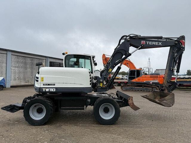 Terex TW 110, Schild, Pratzen, S.W.S, Knickausleger - Escavadeira de rodas: foto 5 Terex TW 110, Schild, Pratzen, S.W.S, Knickausleger - Escavadeira de rodas: foto 5