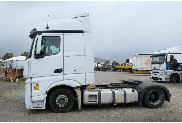 Mercedes-Benz 1843 Actros 4x2, Retarder, 2x Tank, AC, Lowliner - Tractor: foto 2 Mercedes-Benz 1843 Actros 4x2, Retarder, 2x Tank, AC, Lowliner - Tractor: foto 2