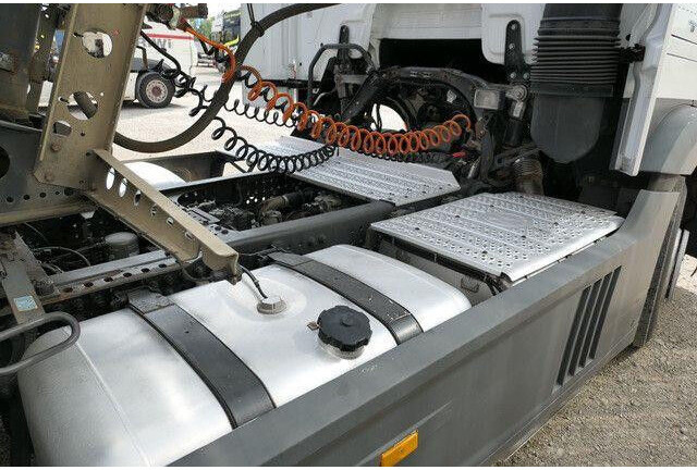 Mercedes-Benz 1843 LS Actros, MP4, Retarder, Waage, Spoiler - Tractor: foto 5 Mercedes-Benz 1843 LS Actros, MP4, Retarder, Waage, Spoiler - Tractor: foto 5