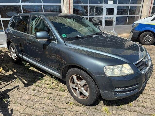 Volkswagen Touareg 3.2 V6/ GETRIEBESCHADEN /Motor läuft! - Carrinha de caixa aberta: foto 3 Volkswagen Touareg 3.2 V6/ GETRIEBESCHADEN /Motor läuft! - Carrinha de caixa aberta: foto 3