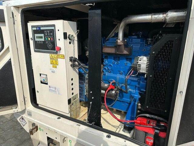 WILSON P33-2 Stromgenrator, 33kVA, Perkins, TOP - Gerador elétrico: foto 5 WILSON P33-2 Stromgenrator, 33kVA, Perkins, TOP - Gerador elétrico: foto 5