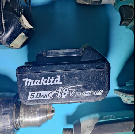 2x perceuses 18v MAKITA + Makita 18 Volt Tournevis à percussion - Equipamento de construção: foto 2 2x perceuses 18v MAKITA + Makita 18 Volt Tournevis à percussion - Equipamento de construção: foto 2