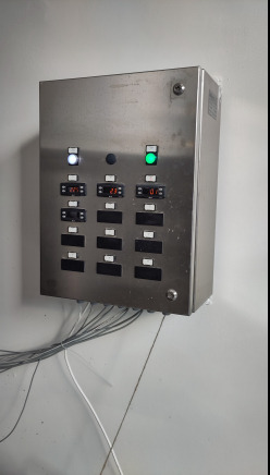 Armoire neuve de contrôle t° fermenteur Simatec 4 thermorégulateurs - Equipamento de processamento de alimentos: foto 2 Armoire neuve de contrôle t° fermenteur Simatec 4 thermorégulateurs - Equipamento de processamento de alimentos: foto 2