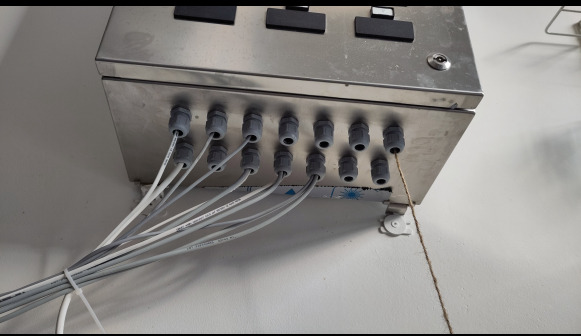 Armoire neuve de contrôle t° fermenteur Simatec 4 thermorégulateurs - Equipamento de processamento de alimentos: foto 3 Armoire neuve de contrôle t° fermenteur Simatec 4 thermorégulateurs - Equipamento de processamento de alimentos: foto 3
