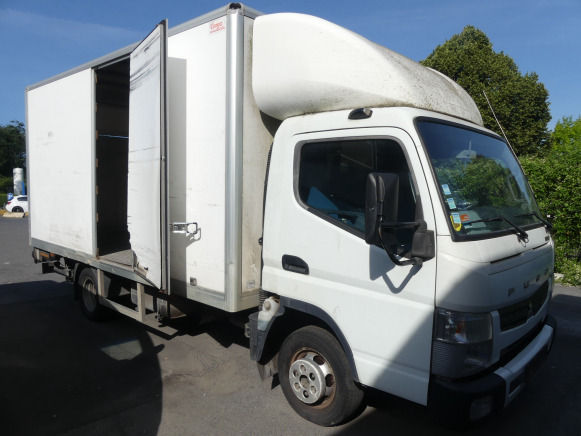 Camion Fourgon Mitsubishi Fuso Canter 3C13 (2013-72.543 km) - Camião furgão: foto 4 Camion Fourgon Mitsubishi Fuso Canter 3C13 (2013-72.543 km) - Camião furgão: foto 4