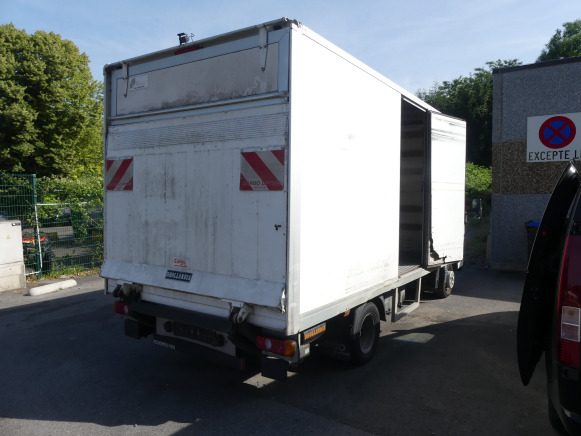 Camion Fourgon Mitsubishi Fuso Canter 3C13 (2013-72.543 km) - Camião furgão: foto 5 Camion Fourgon Mitsubishi Fuso Canter 3C13 (2013-72.543 km) - Camião furgão: foto 5