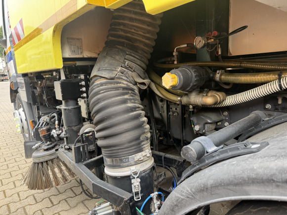 Camião cisterna Camion balayeuse Renault SEMAT 6 M³: foto 11