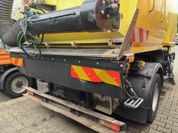 Camião cisterna Camion balayeuse Renault SEMAT 6 M³: foto 8