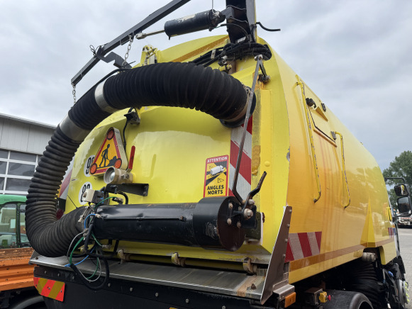 Camião cisterna Camion balayeuse Renault SEMAT 6 M³: foto 7