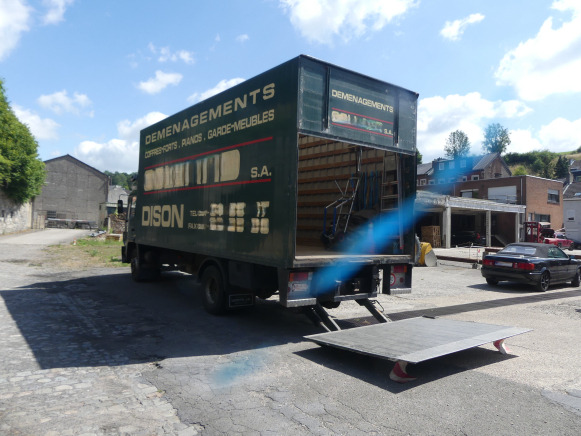 Camion de déménagement avec haillon arrière Volvo FL6-140 (1986-451.079 km-VIN:YB1E6AXGB405329) - Camião furgão: foto 4 Camion de déménagement avec haillon arrière Volvo FL6-140 (1986-451.079 km-VIN:YB1E6AXGB405329) - Camião furgão: foto 4