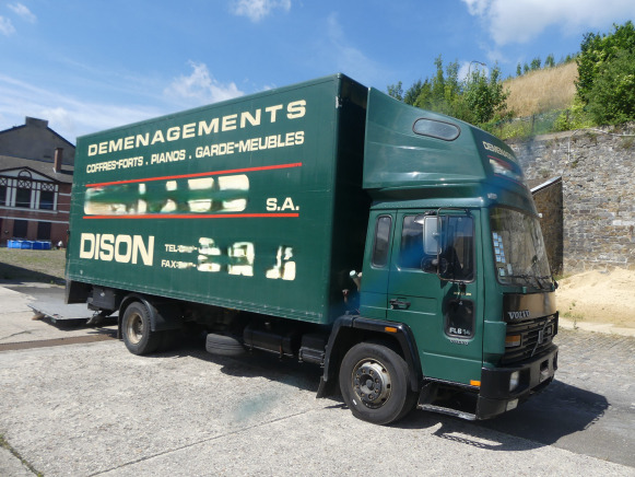 Camion de déménagement avec haillon arrière Volvo FL6-140 (1986-451.079 km-VIN:YB1E6AXGB405329) - Camião furgão: foto 2 Camion de déménagement avec haillon arrière Volvo FL6-140 (1986-451.079 km-VIN:YB1E6AXGB405329) - Camião furgão: foto 2