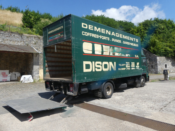 Camion de déménagement avec haillon arrière Volvo FL6-140 (1986-451.079 km-VIN:YB1E6AXGB405329) - Camião furgão: foto 3 Camion de déménagement avec haillon arrière Volvo FL6-140 (1986-451.079 km-VIN:YB1E6AXGB405329) - Camião furgão: foto 3