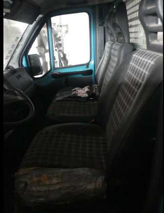 Camionnette benne Peugeot Boxer (1999-235.401 km) - Automóvel: foto 4 Camionnette benne Peugeot Boxer (1999-235.401 km) - Automóvel: foto 4