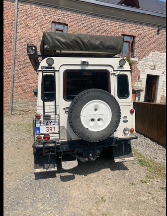 Land-Rover Defender 11O (2010) - Automóvel: foto 1 Land-Rover Defender 11O (2010) - Automóvel: foto 1