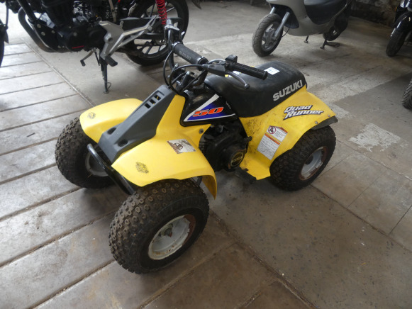 Quad enfant thermique Suzuki Quad Runner - Máquina de outro: foto 1 Quad enfant thermique Suzuki Quad Runner - Máquina de outro: foto 1