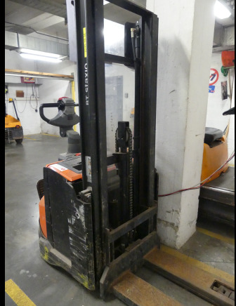 REF:2245.18.36 - Gerbeur électrique BT Staxio SWE120 L - Máquina de outro: foto 3 REF:2245.18.36 - Gerbeur électrique BT Staxio SWE120 L - Máquina de outro: foto 3