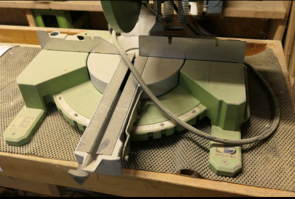 Scie à onglet Elektra Beckum KGS300 - Máquina de madeira: foto 3 Scie à onglet Elektra Beckum KGS300 - Máquina de madeira: foto 3