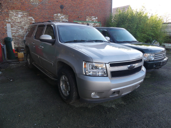 Voiture Chevrolet Suburban (2006-355.000 km) Numéro de châssis : 1GNFK16327J170092 - Kilométrage : 355000 - Carrinha cabine dupla: foto 2 Voiture Chevrolet Suburban (2006-355.000 km) Numéro de châssis : 1GNFK16327J170092 - Kilométrage : 355000 - Carrinha cabine dupla: foto 2