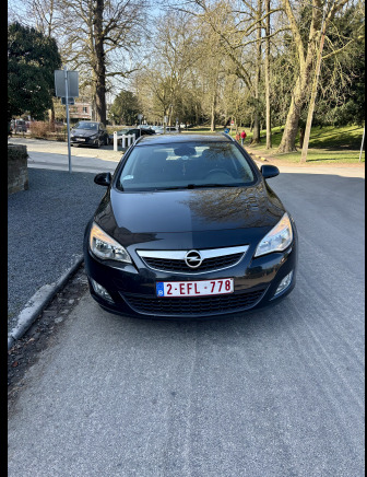 Voiture Opel Astra - Automóvel: foto 1 Voiture Opel Astra - Automóvel: foto 1