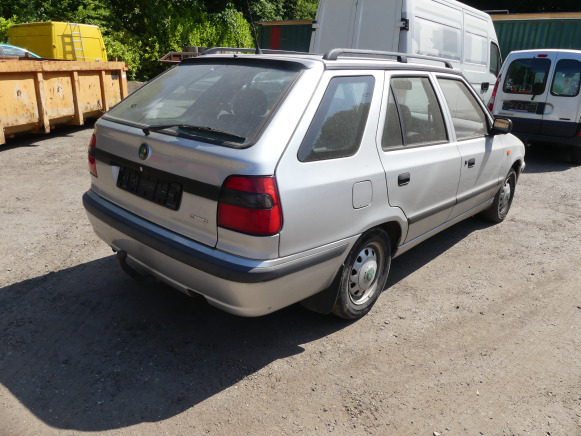 Voiture Skoda Felicia Station wagon (1999-134.345 km) - Automóvel: foto 5 Voiture Skoda Felicia Station wagon (1999-134.345 km) - Automóvel: foto 5