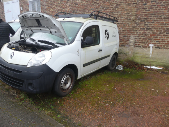 Voiture utilitaire Renault Kangoo (2010-97.280 km) - Automóvel: foto 1 Voiture utilitaire Renault Kangoo (2010-97.280 km) - Automóvel: foto 1