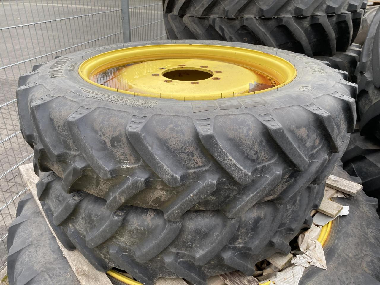 BKT 270/95R32 - Pneu para Máquina agrícola: foto 1 BKT 270/95R32 - Pneu para Máquina agrícola: foto 1