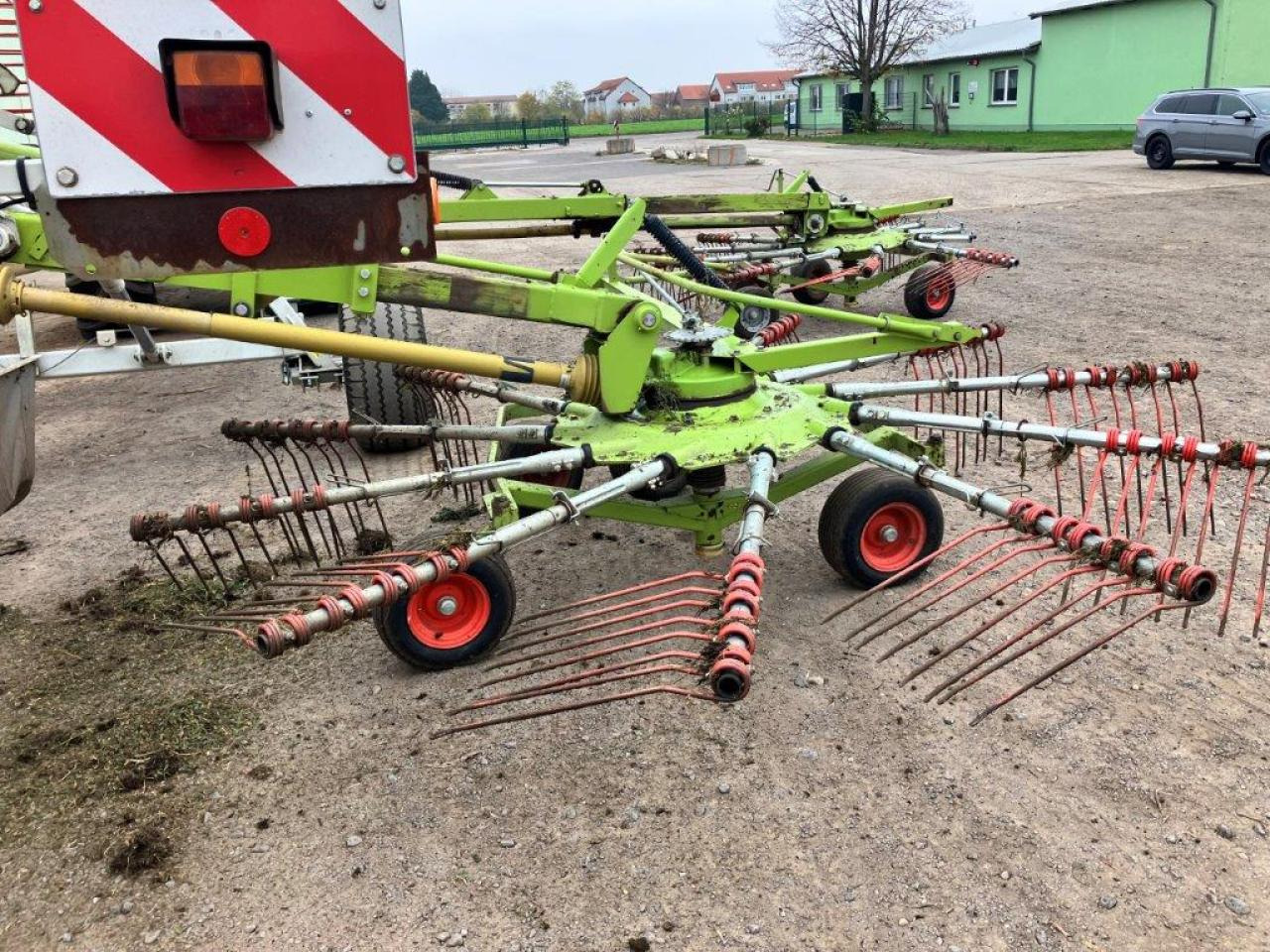 CLAAS Liner 3000 - Ancinho enleirador: foto 3 CLAAS Liner 3000 - Ancinho enleirador: foto 3