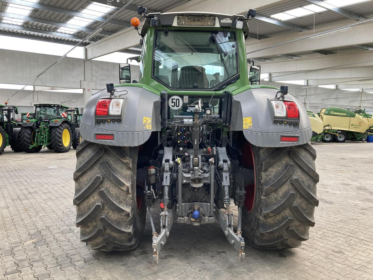 Fendt 828 Profi Plus - Trator: foto 4 Fendt 828 Profi Plus - Trator: foto 4