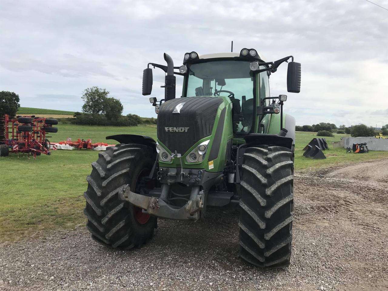 Fendt 828 Vario Profi Plus - Trator: foto 3 Fendt 828 Vario Profi Plus - Trator: foto 3