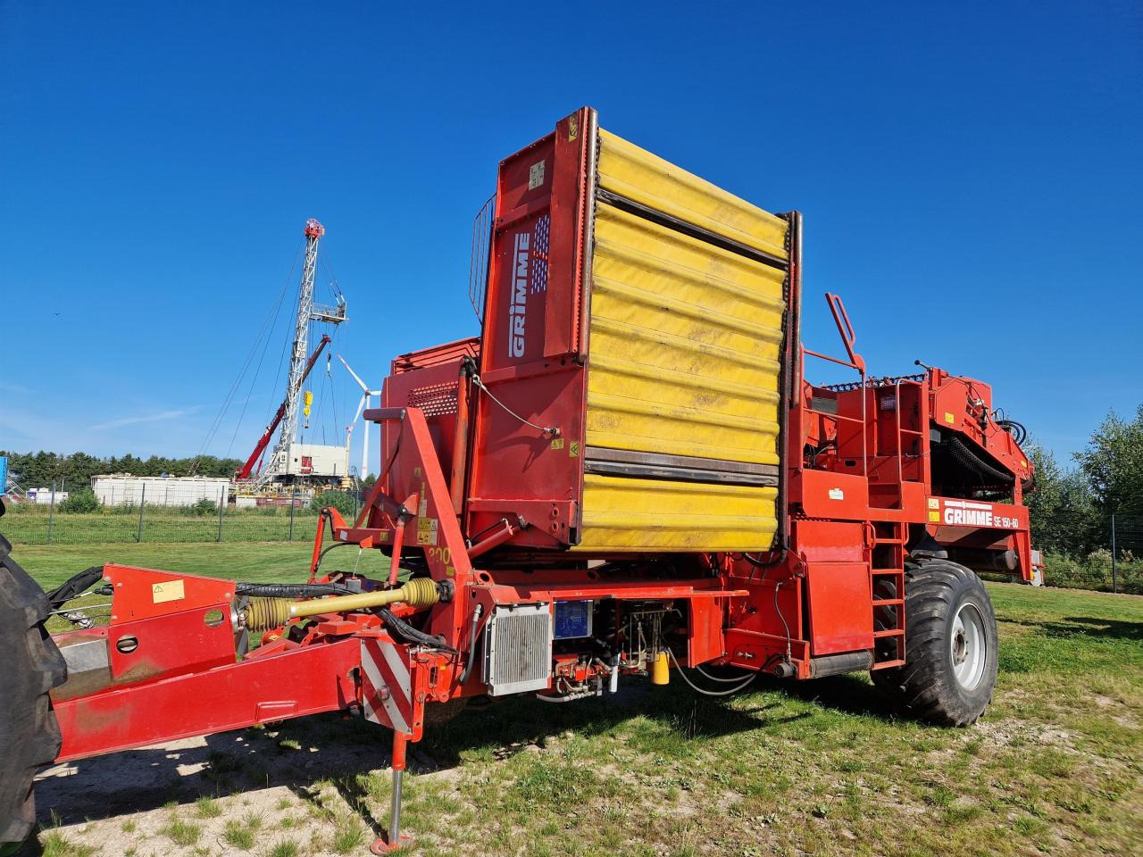 Grimme SE 150-60 - Colheitadeira de batatas: foto 1 Grimme SE 150-60 - Colheitadeira de batatas: foto 1