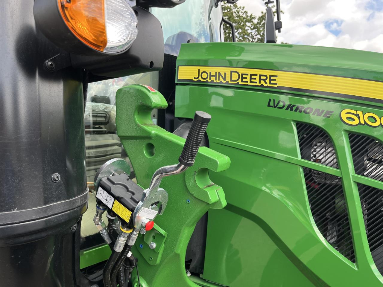 Trator John Deere 6100M: foto 7