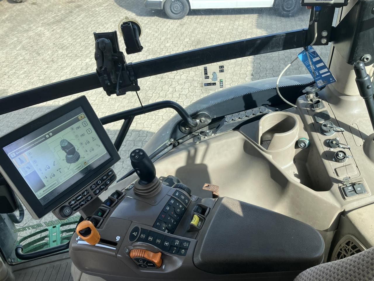 Trator John Deere 6155R: foto 8