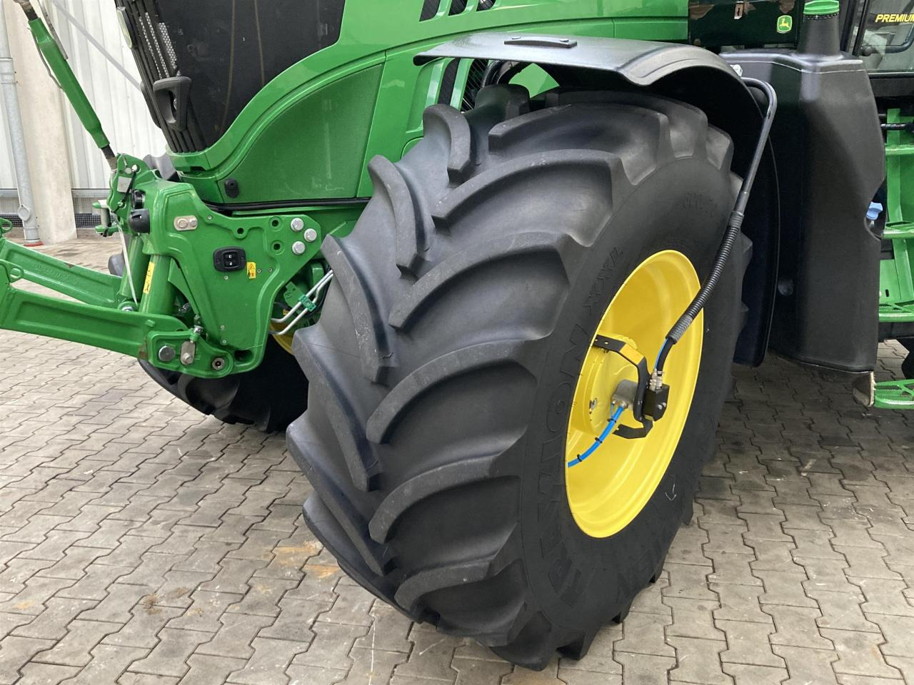 John Deere 6175R - Trator: foto 2 John Deere 6175R - Trator: foto 2