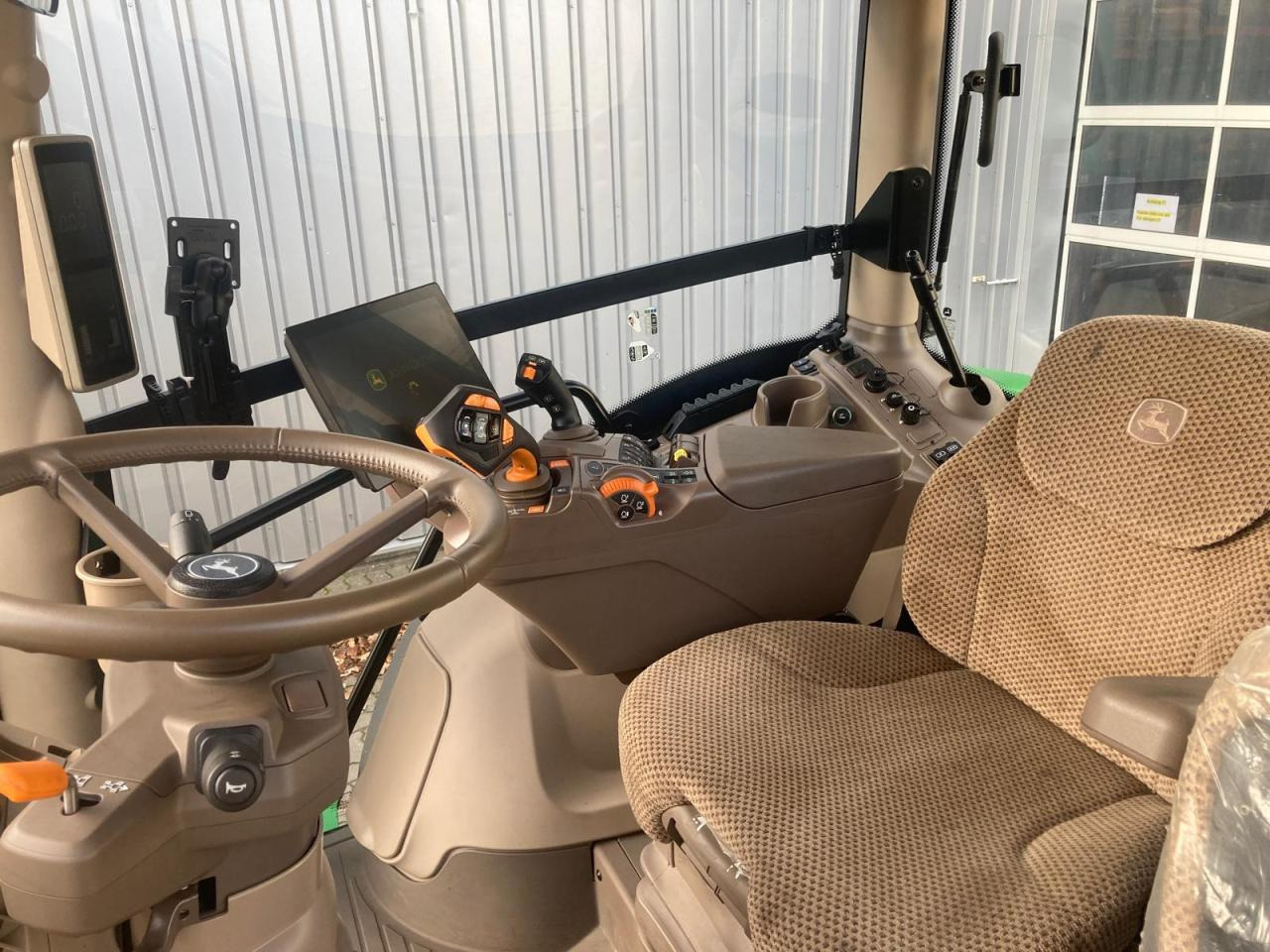 John Deere 6R 130 - Trator: foto 5 John Deere 6R 130 - Trator: foto 5