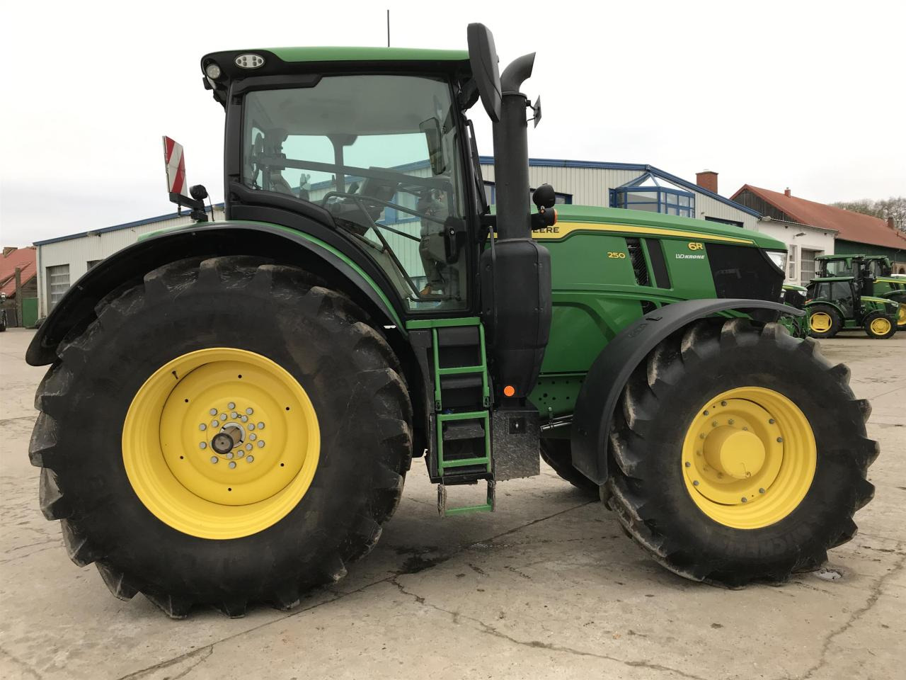 John Deere 6R 250 - Trator: foto 2 John Deere 6R 250 - Trator: foto 2