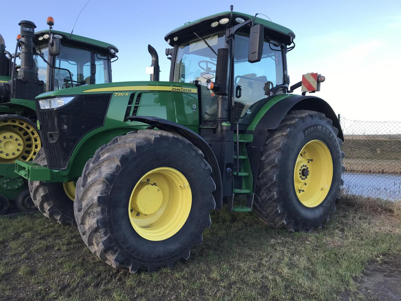 John Deere 7310R - Trator: foto 2 John Deere 7310R - Trator: foto 2