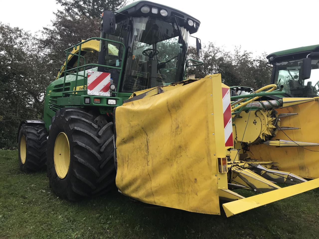 John Deere 7350 - Picadora de forragem automotriz: foto 1 John Deere 7350 - Picadora de forragem automotriz: foto 1
