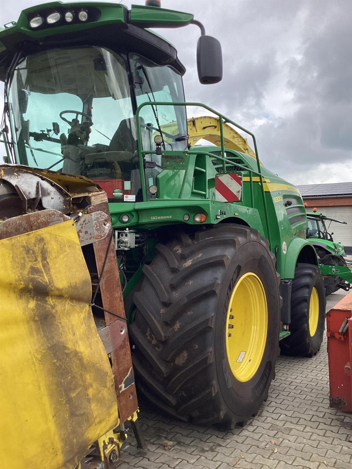 John Deere 8300 - Picadora de forragem automotriz: foto 1 John Deere 8300 - Picadora de forragem automotriz: foto 1