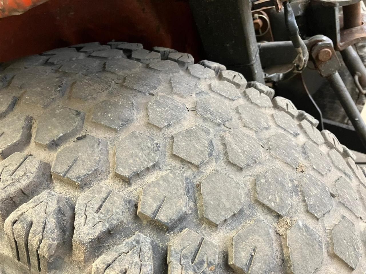 Trator municipal Kubota B2110: foto 9