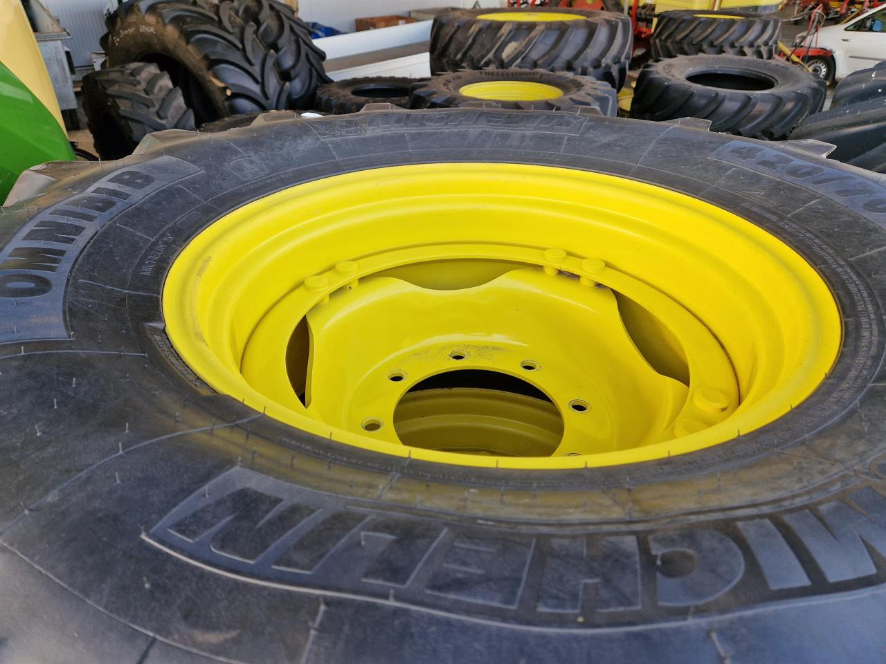 Michelin 420/70R24 - Pneu para Máquina agrícola: foto 2 Michelin 420/70R24 - Pneu para Máquina agrícola: foto 2