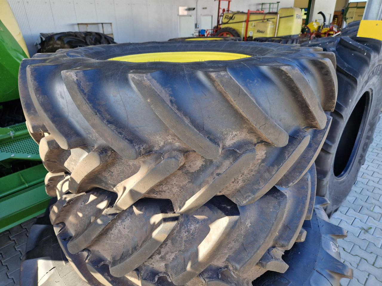 Michelin 420/70R24 - Pneu para Máquina agrícola: foto 1 Michelin 420/70R24 - Pneu para Máquina agrícola: foto 1