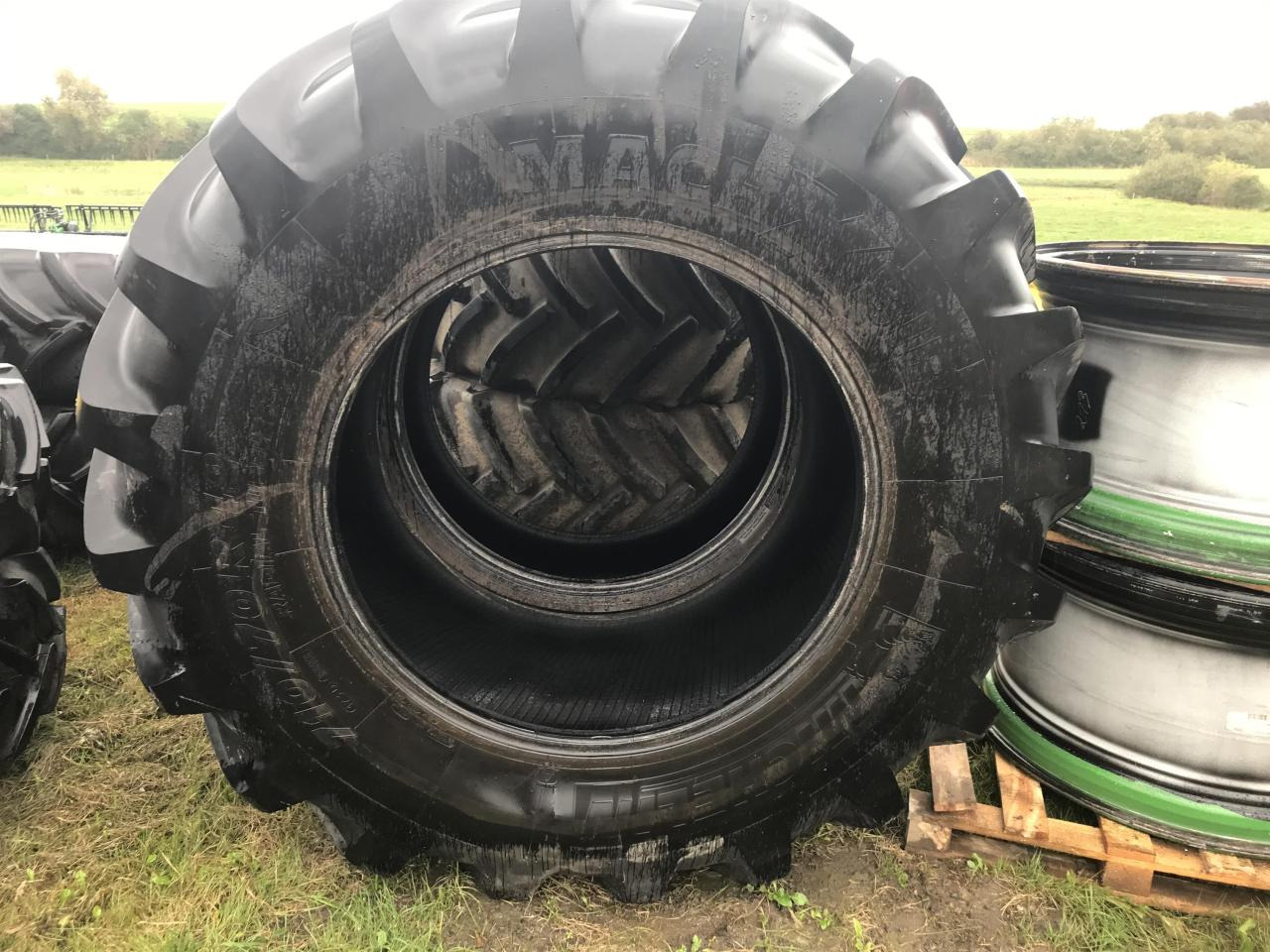 Michelin 710/70R42 - Pneu para Máquina agrícola: foto 4 Michelin 710/70R42 - Pneu para Máquina agrícola: foto 4