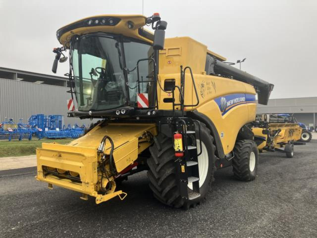 New Holland CX 8.70 - Ceifeira debulhadora: foto 1 New Holland CX 8.70 - Ceifeira debulhadora: foto 1