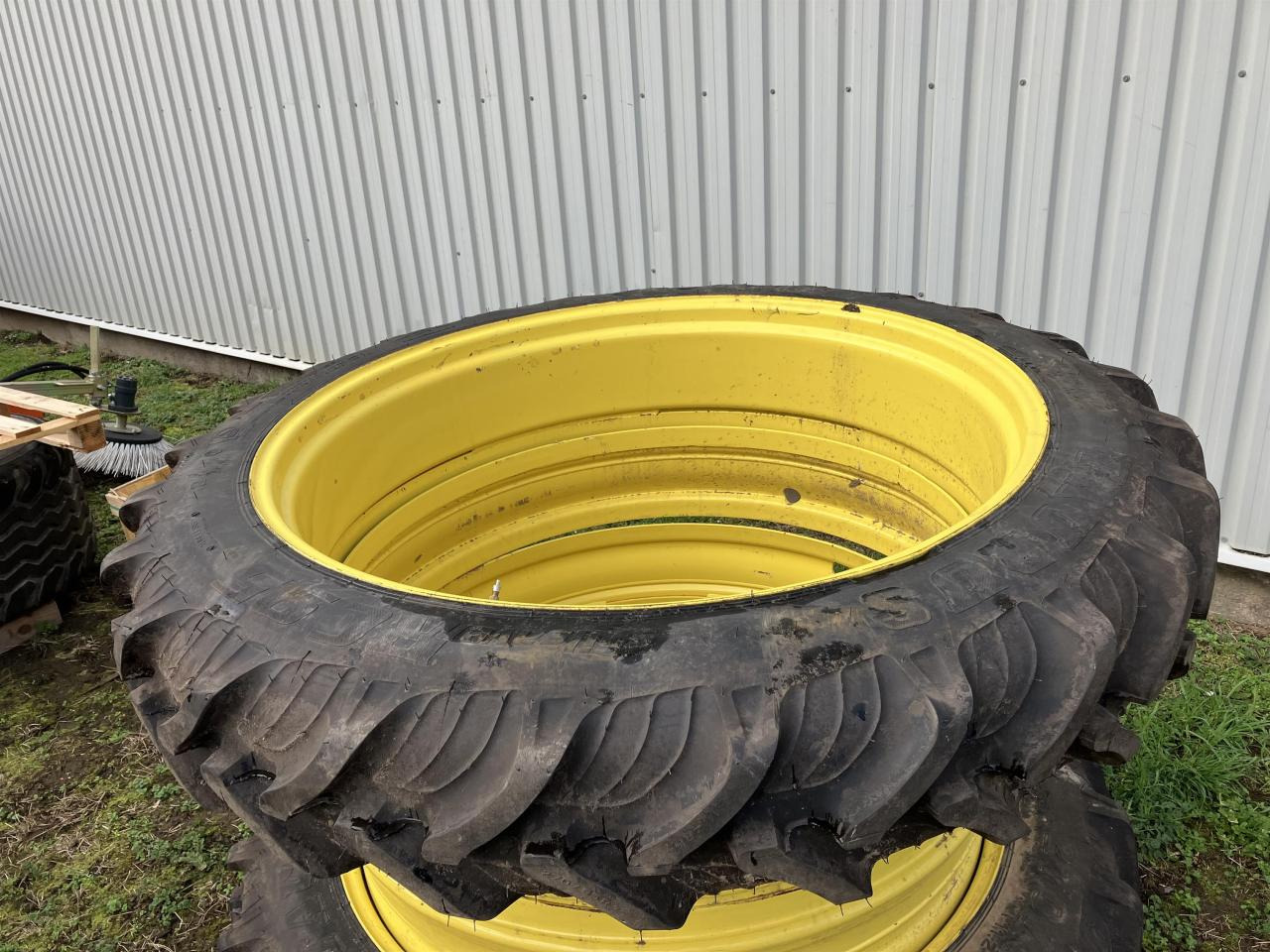 Taurus 270/95R44 - Pneu para Máquina agrícola: foto 3 Taurus 270/95R44 - Pneu para Máquina agrícola: foto 3