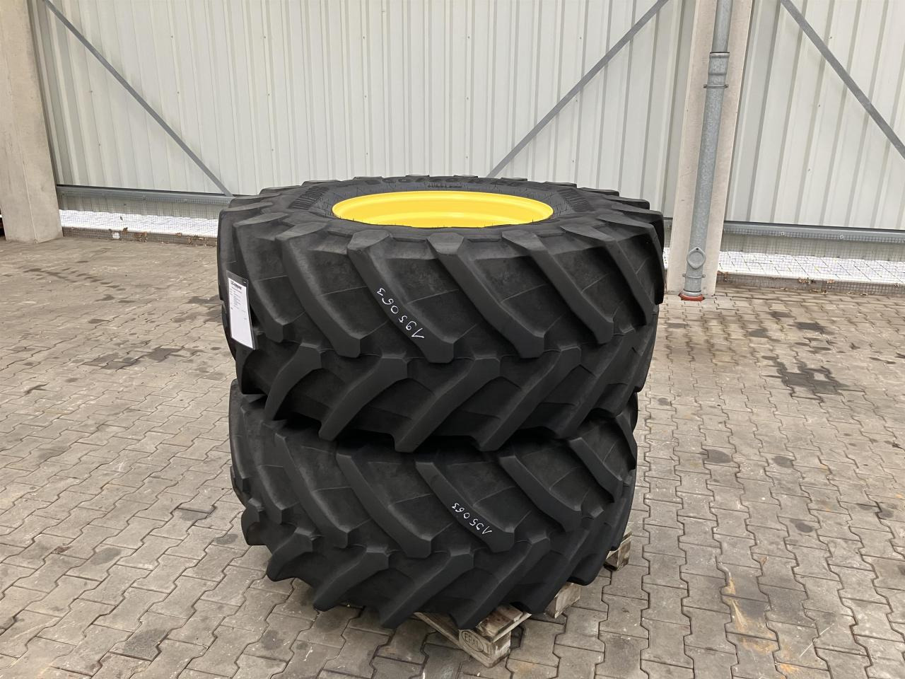 Trelleborg 600/70R28 - Pneu para Máquina agrícola: foto 1 Trelleborg 600/70R28 - Pneu para Máquina agrícola: foto 1