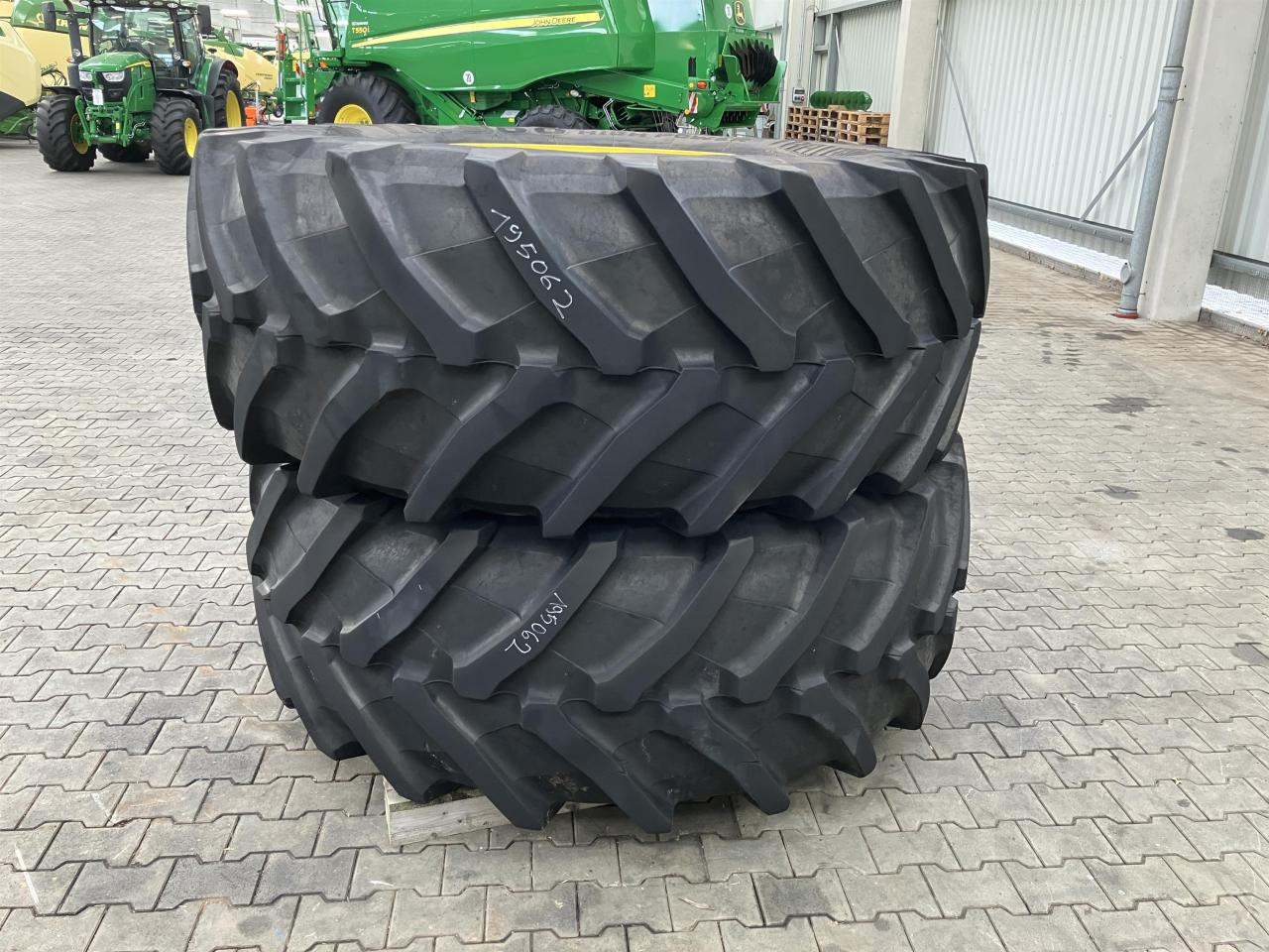 Trelleborg 710/70R42 - Pneu para Máquina agrícola: foto 1 Trelleborg 710/70R42 - Pneu para Máquina agrícola: foto 1