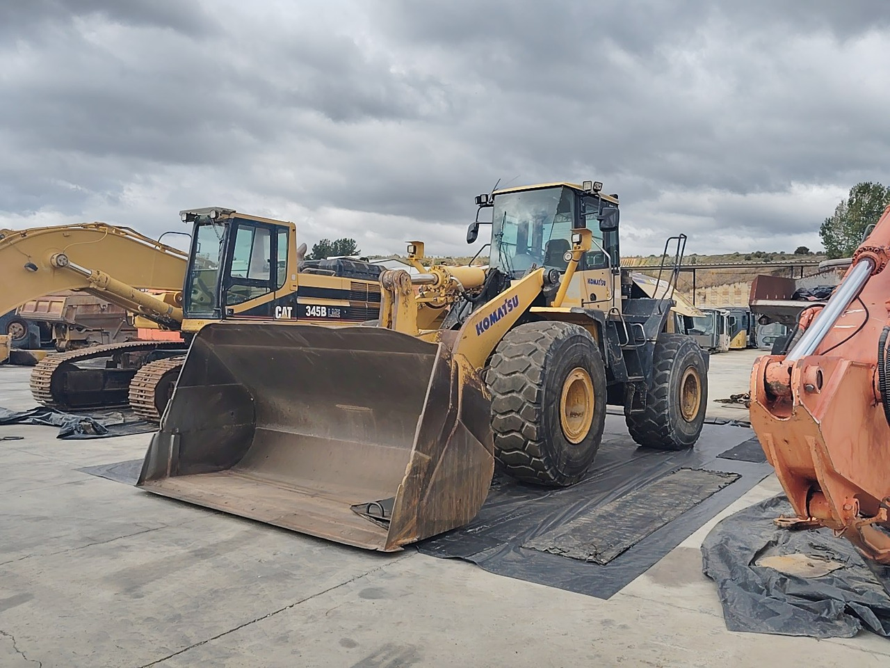 KOMATSU WA480-5H - Pá carregadora de rodas: foto 1 KOMATSU WA480-5H - Pá carregadora de rodas: foto 1