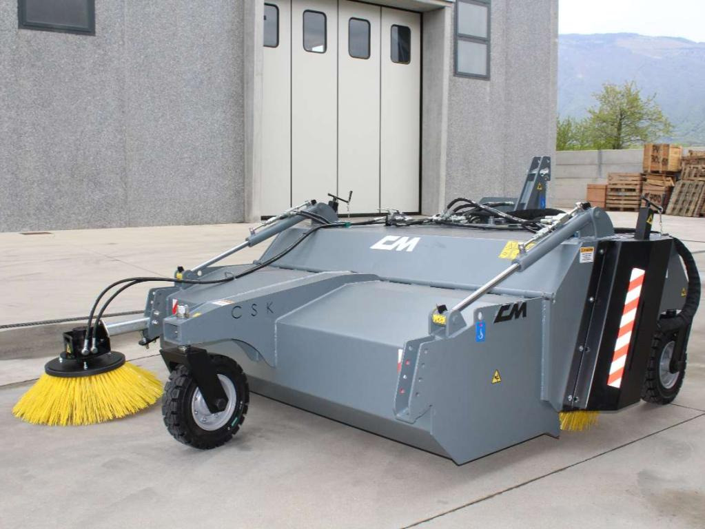 CM Crusher CSK 200 Sweeping Bucket - Vassoura para Mini pá carregadora: foto 1 CM Crusher CSK 200 Sweeping Bucket - Vassoura para Mini pá carregadora: foto 1